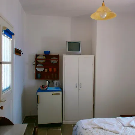 Aglaia Πανσιόν Καμάρες