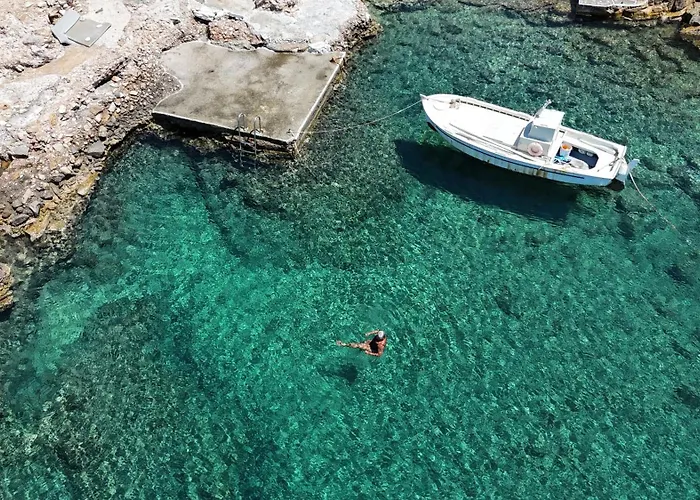 Aglaia Πανσιόν