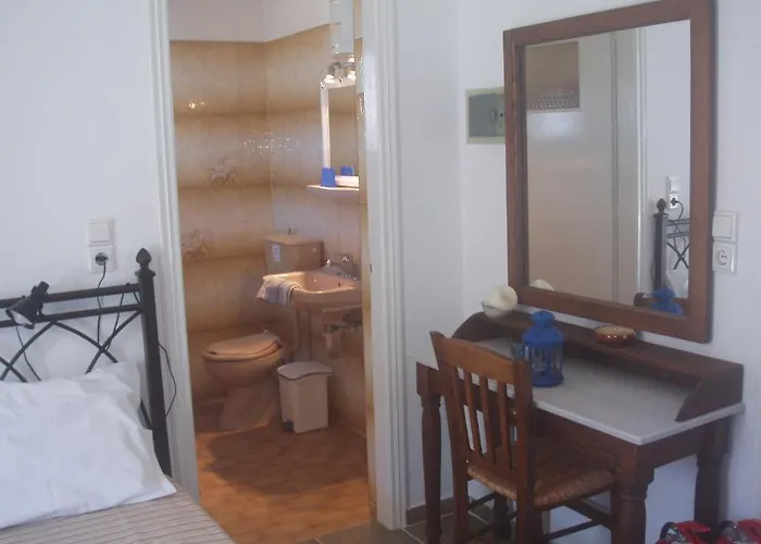 Aglaia Πανσιόν Καμάρες